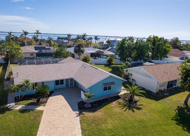 Property at 3125 SE 22nd Ave, Cape Coral, FL 33904, 3 beds, 2 baths