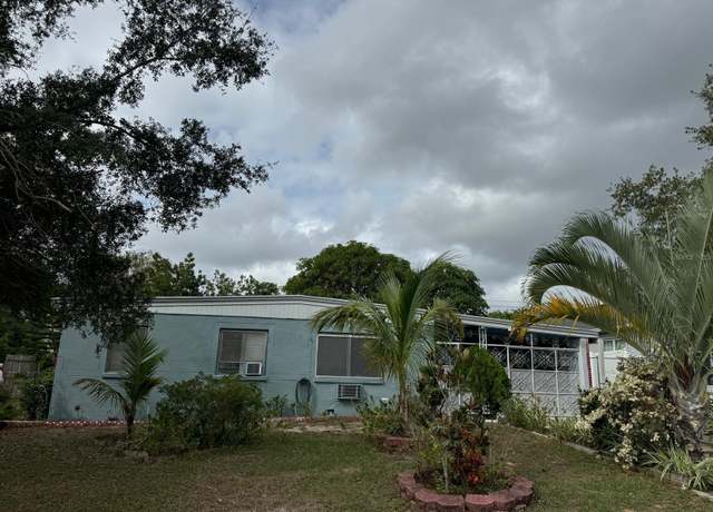 Property at 116 S 4th St, Haines City, FL 33844, 5 beds, 2 baths