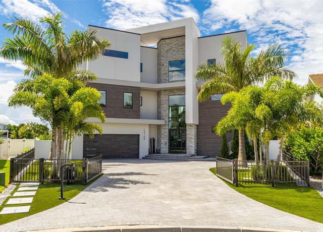 Property at 10100 Tarpon Dr, Treasure Island, FL 33706, 4 beds, 4.5 baths