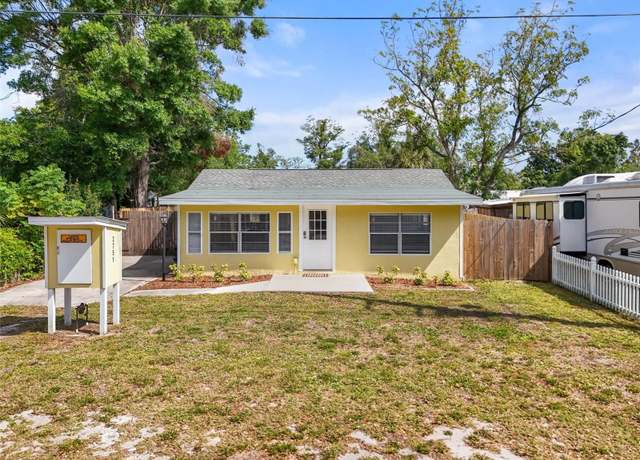 Property at 2751 71st Dr E, Sarasota, FL 34243, 2 beds, 1.5 baths