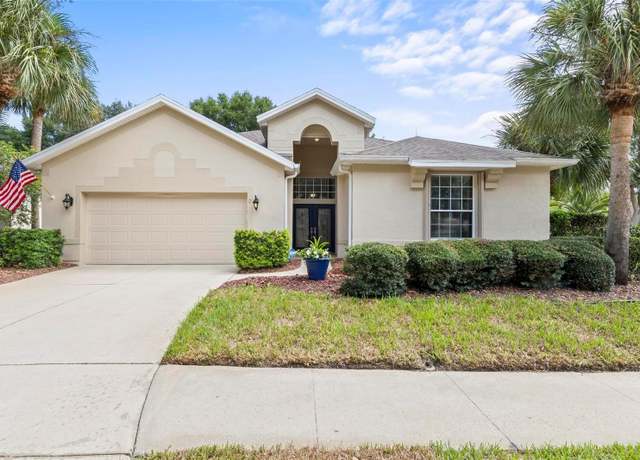Property at 2 Shinnecock Ct, Palm Coast, FL 32137, 3 beds, 2 baths