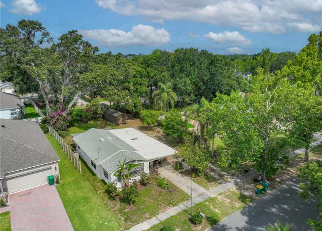 Property at 171 Stanley Bell Dr, Mount Dora, FL 32757, 2 beds, 2 baths
