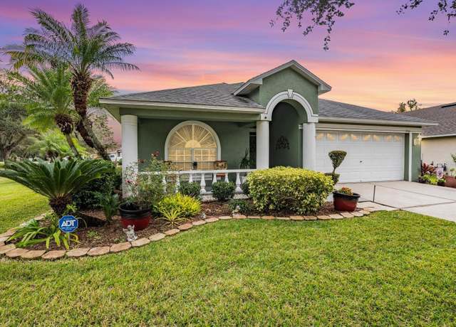 Property at 1932 Sean Wood Cir, Brandon, FL 33510, 4 beds, 2 baths