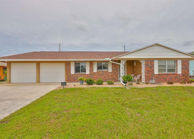 Property at 643 Oakmont Ave, Sun City Center, FL 33573, 2 beds, 2 baths
