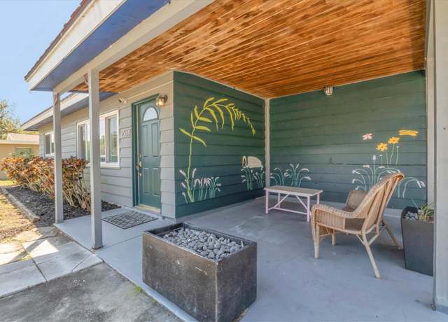 Property at 2350 Novus St, Sarasota, FL 34237, 3 beds, 2 baths