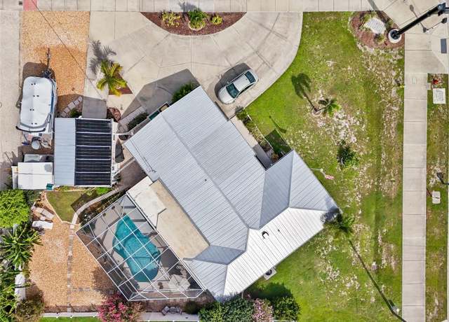 Property at 21194 Edgewater Dr, Port Charlotte, FL 33952, 2 beds, 2 baths