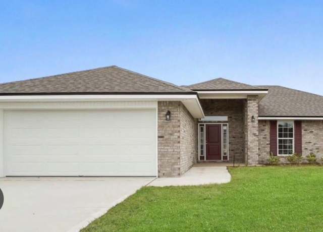 Property at 14 Squanto Pl, Palm Coast, FL 32164, 4 beds, 2 baths