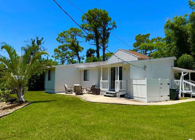 Property at 1581 Royal Rd, Venice, FL 34293, 3 beds, 2 baths