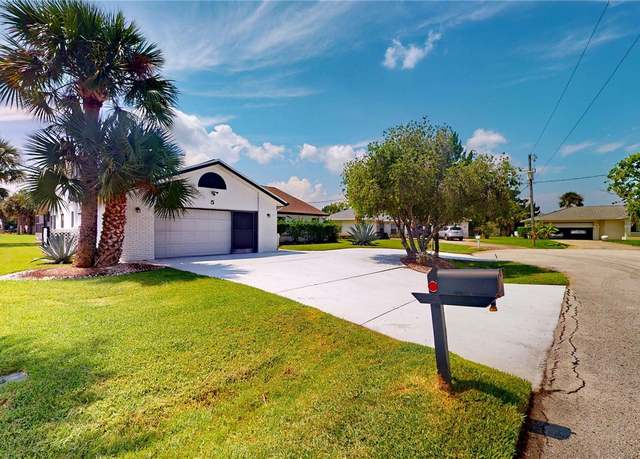 Property at 5 Center Pl, Palm Coast, FL 32137, 3 beds, 2 baths