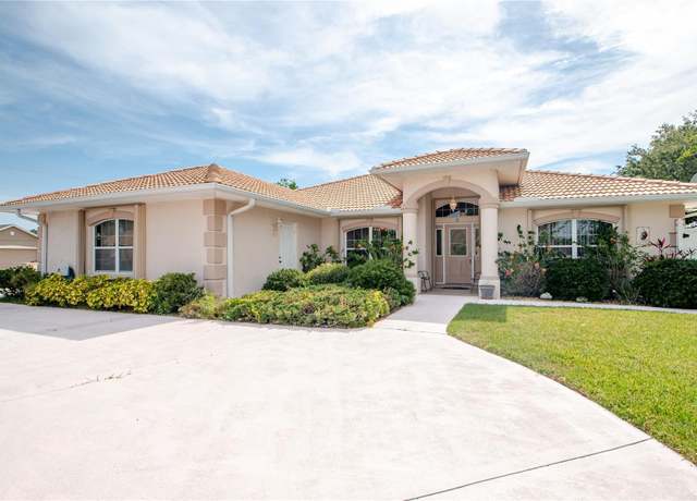Property at 1 Butternut Dr, Palm Coast, FL 32137, 3 beds, 3 baths
