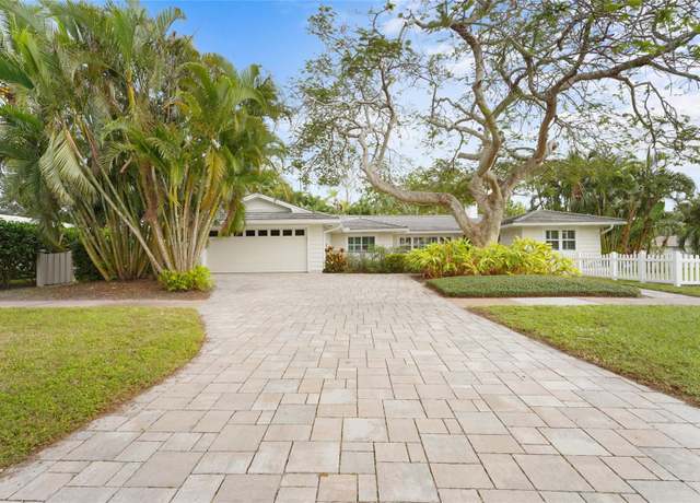 Property at 4810 Bay Shore Rd, Sarasota, FL 34234, 3 beds, 2.5 baths