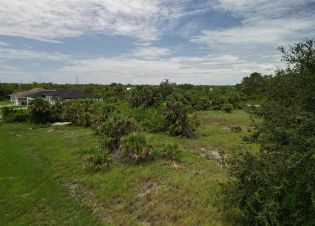 Property at 147 Flanders St, Port Charlotte, FL 33954
