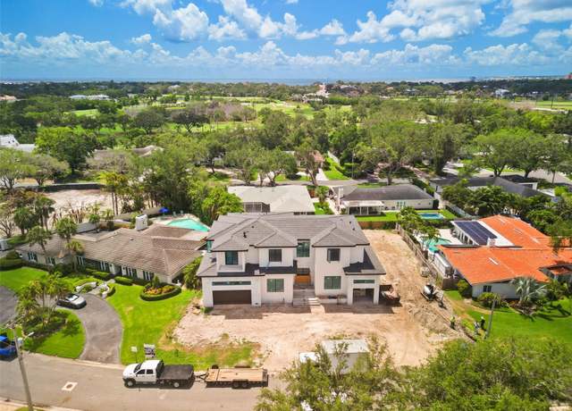 Property at 944 31st Ter NE, St Petersburg, FL 33704, 5 beds, 6 baths