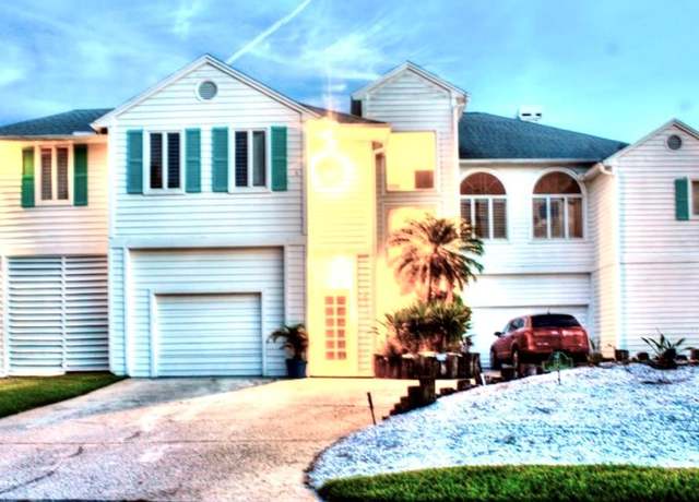 Property at 121 Augusta Ave, Palm Harbor, FL 34683, 4 beds, 4.5 baths