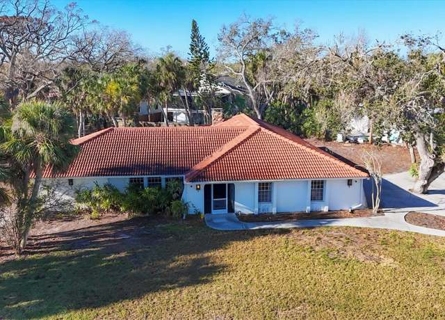 Property at 670 Venice Ln, Sarasota, FL 34242, 3 beds, 2 baths