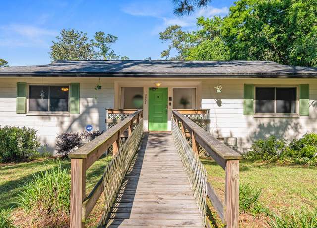 Property at 3904 NW 15th St, Gainesville, FL 32605, 5 beds, 5 baths