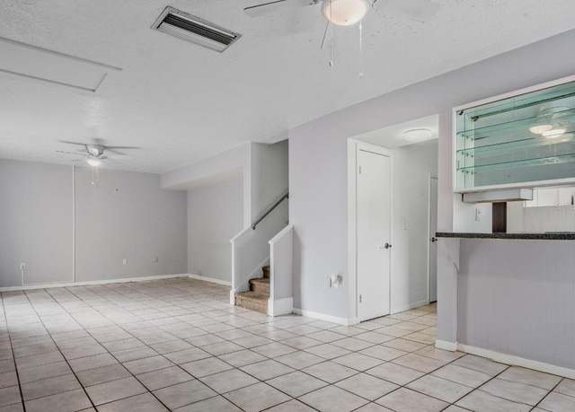 Property at 5641 Ashley Oaks Dr #39, Tampa, FL 33617, 2 beds, 2 baths