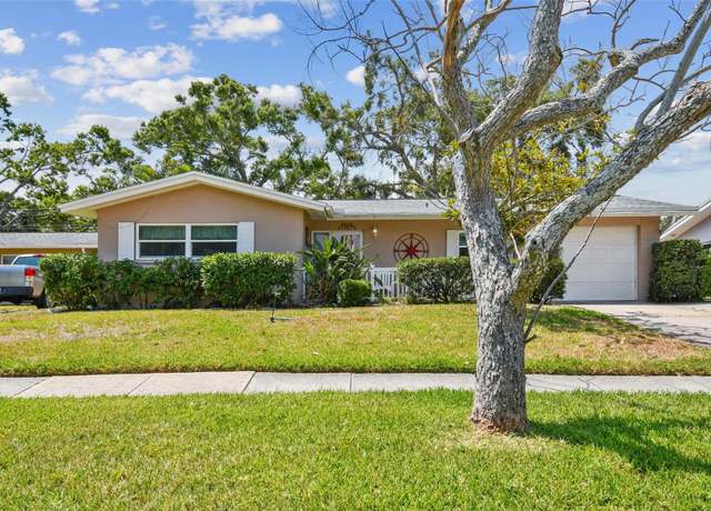 Property at 3072 Keene Park Dr, Largo, FL 33771, 3 beds, 2.5 baths