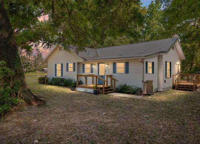 Property at 17221 NE 71st Pl, Hawthorne, FL 32640, 3 beds, 2 baths