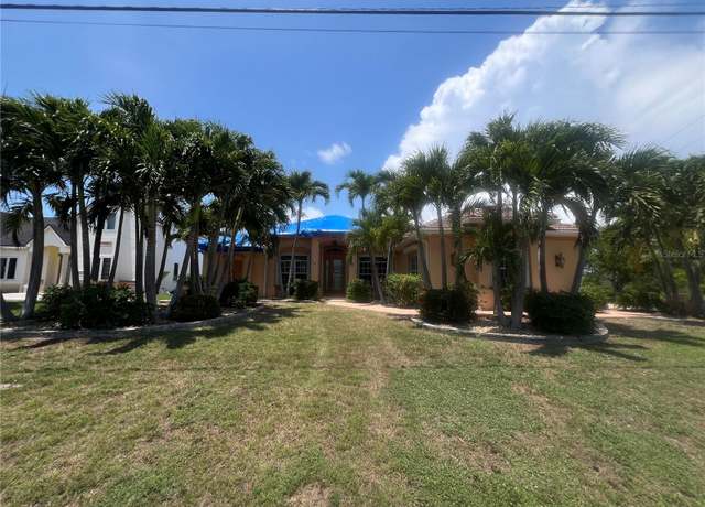 Property at 1901 EL Dorado Pkwy W, Cape Coral, FL 33914, 3 beds, 2 baths