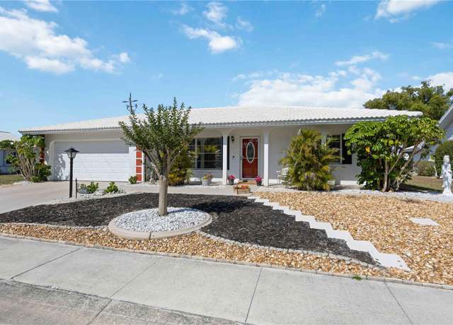Property at 1006 Oakleaf Blvd, Bradenton, FL 34208, 2 beds, 2 baths