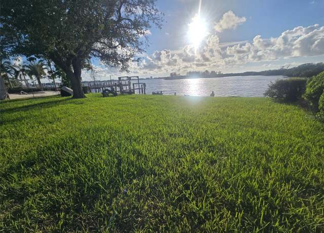 Property at 5688 Oakhurst Dr, Seminole, FL 33772, 3 beds, 2 baths