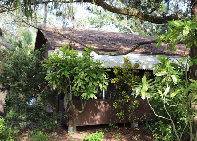 Property at 260 Orange St, Palm Harbor, FL 34683, 2 beds, 1 bath
