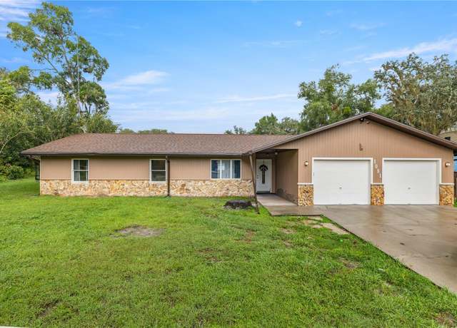 Property at 1081 SE 170th Ave, Silver Springs, FL 34488, 4 beds, 2.5 baths