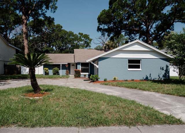 Property at 823 Riverside Dr, Tarpon Springs, FL 34689, 4 beds, 2 baths