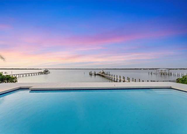 Property at 7416 Riverview Dr, Bradenton, FL 34209, 6 beds, 4.5 baths