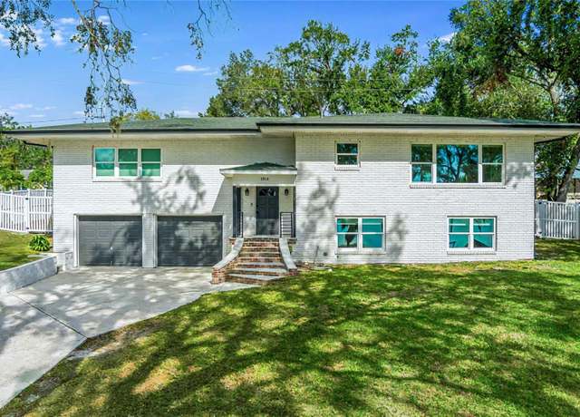 Property at 1814 Lake Ariana Blvd, Auburndale, FL 33823, 5 beds, 3 baths