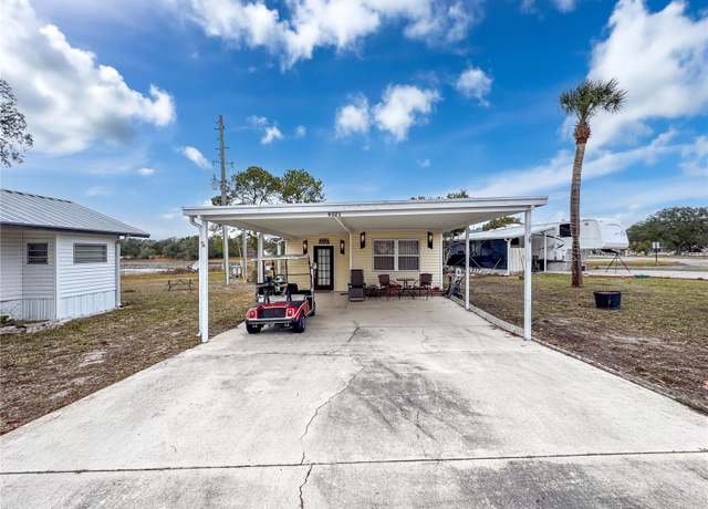 Property at 9321 Grizzly Bear Ln, Weeki Wachee, FL 34613, 2 beds, 1 bath