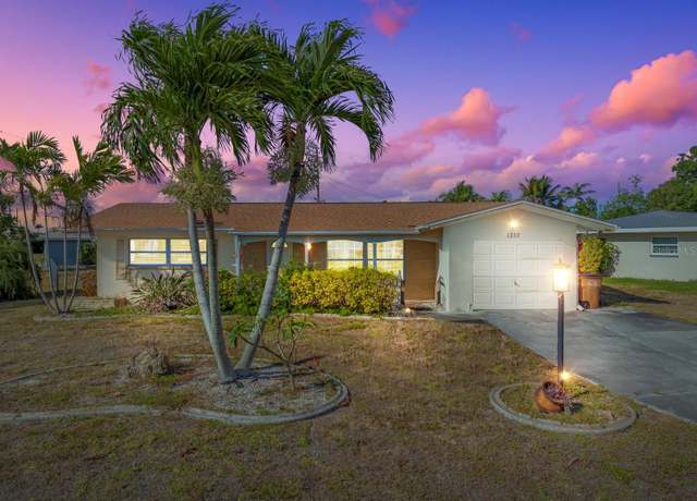 Property at 1332 SE 44th St, Cape Coral, FL 33904, 2 beds, 1 bath