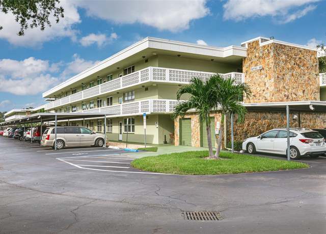 Property at 4885 1st St NE #305, St Petersburg, FL 33703, 1 bed, 1 bath