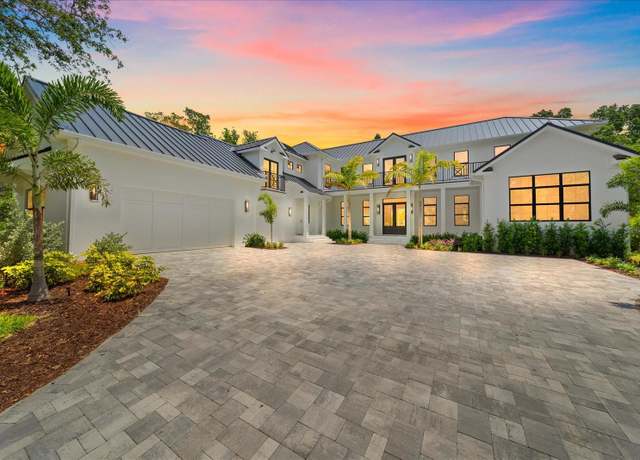 Property at 656 Tropical Cir, Sarasota, FL 34242, 4 beds, 5 baths