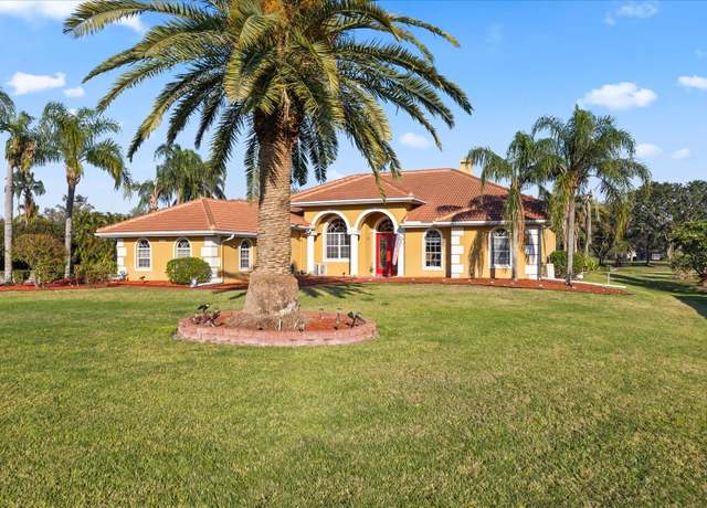 Property at 6107 Glen Abbey Ln, Bradenton, FL 34202, 4 beds, 3 baths