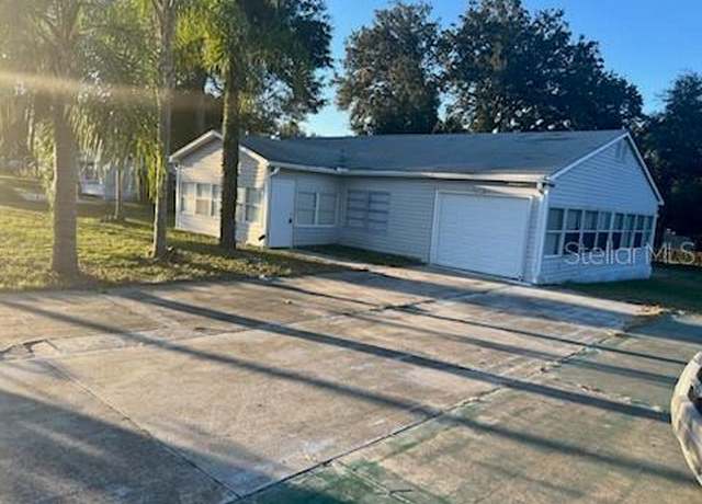 Property at 9645 SE Highway 42, Summerfield, FL 34491, 3 beds, 2 baths