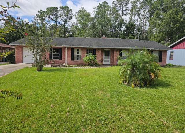 Property at 29 Lonesome Pine Trl, Yalaha, FL 34797, 3 beds, 2 baths