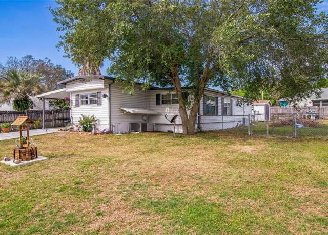 Property at 16400 SE 95th Ct, Summerfield, FL 34491, 4 beds, 2 baths