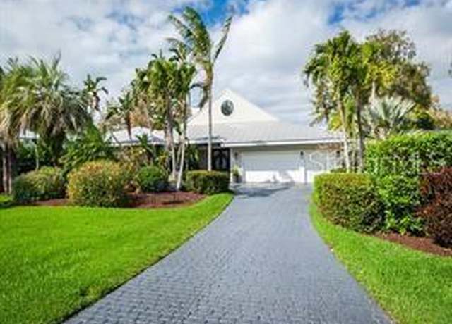 Property at 1511 N Lake Shore Dr, Sarasota, FL 34231, 4 beds, 3.5 baths