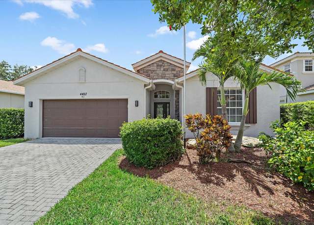 Property at 4407 67th St E, Bradenton, FL 34203, 3 beds, 3 baths