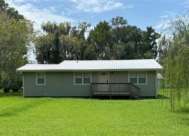 Property at 111 Elvira St, Crescent City, FL 32112, 3 beds, 2 baths