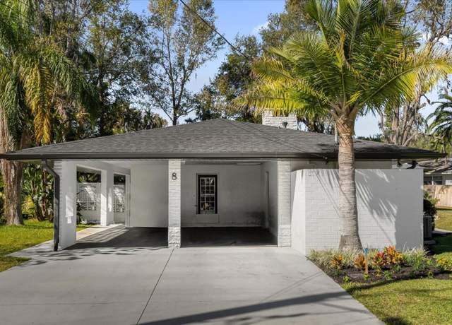 Property at 8 Pine Ct, Yalaha, FL 34797, 3 beds, 2 baths