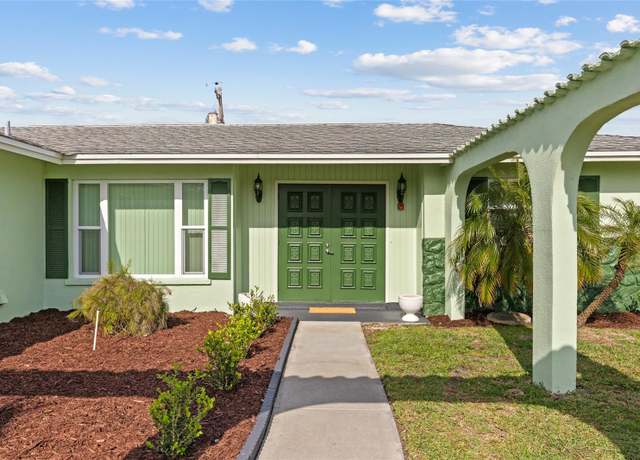 Property at 2241 Blackwood Dr, Venice, FL 34293, 3 beds, 2 baths