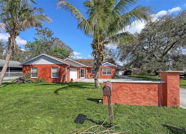 Property at 829 Gantt Ave, Sarasota, FL 34232, 2 beds, 2 baths