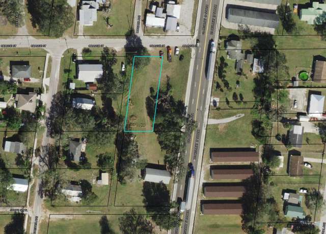 Property at 109 Orange St, Bowling Green, FL 33834