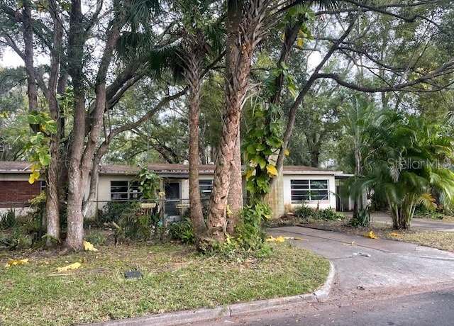 Property at 826 Rosalia Dr, Sanford, FL 32771, 3 beds, 2 baths