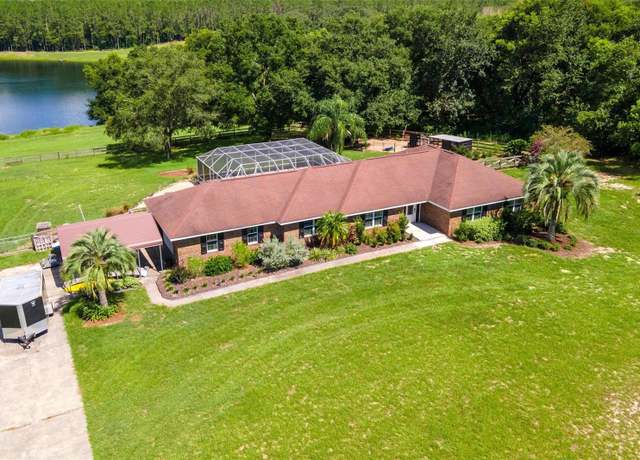 Property at 15681 SE 170th Ave, Weirsdale, FL 32195, 4 beds, 2.5 baths