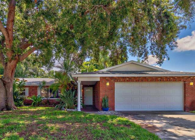 Property at 13029 111th Ln, Largo, FL 33778, 4 beds, 2 baths
