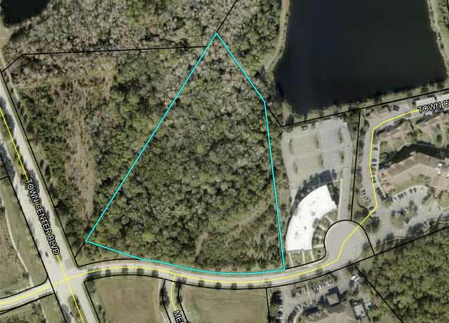 Property at 21 Town Ct, Palm Coast, FL 32164